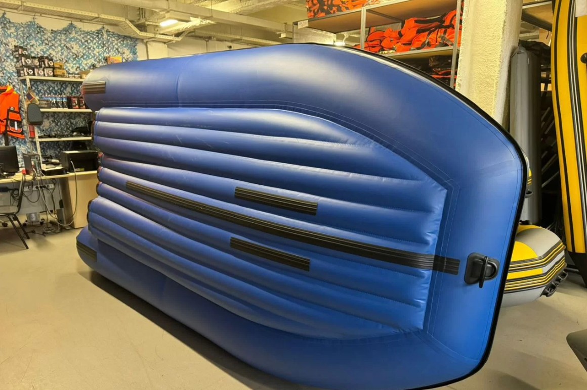 Лодка Reef 390Fi Jet