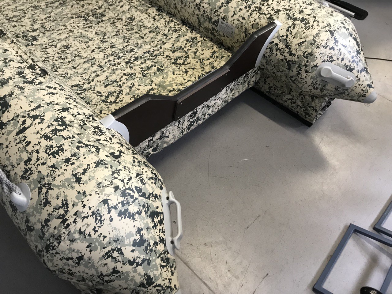 Катамаран Флагман 380K пиксель