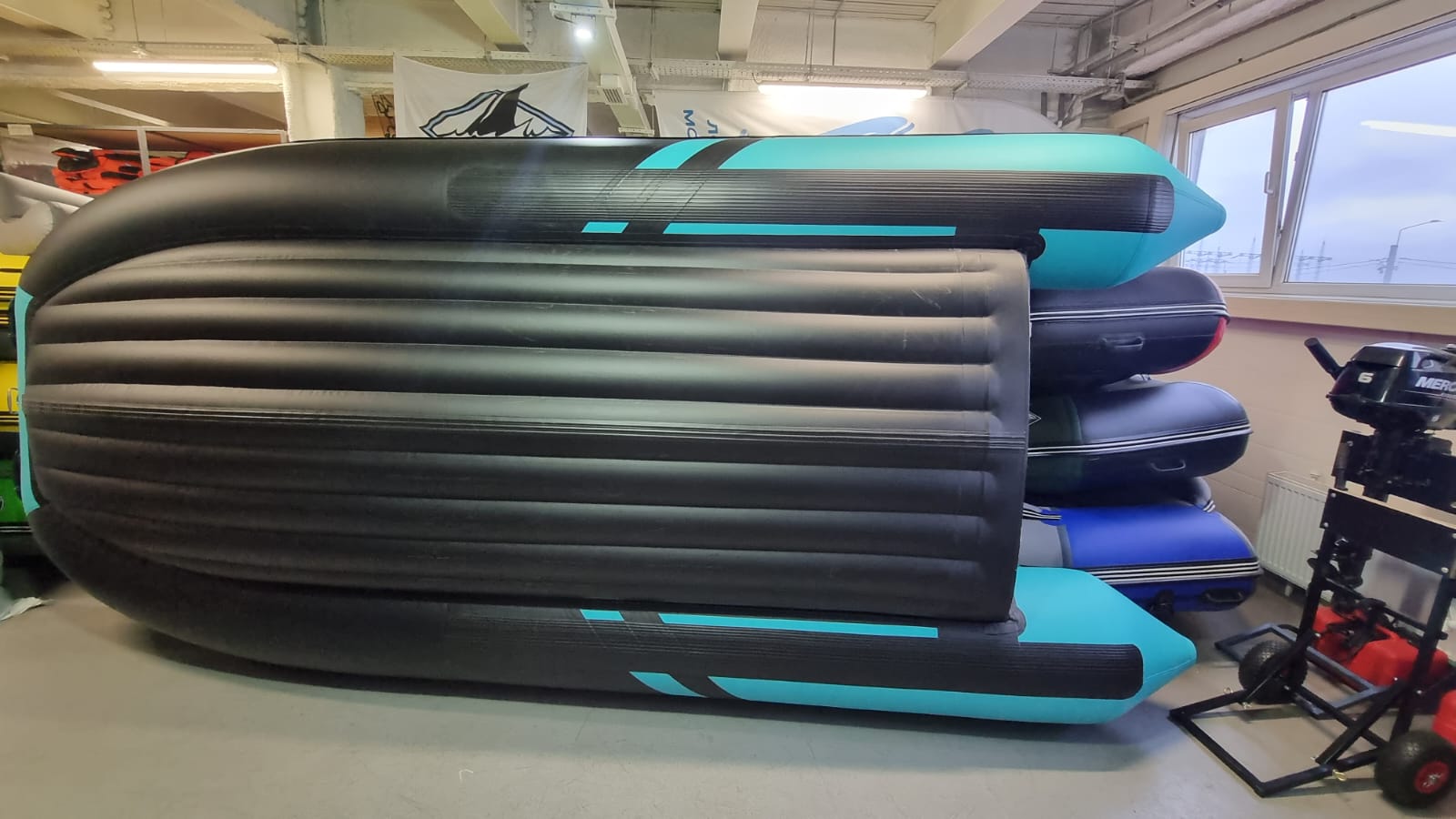 Лодка Gladiator E 420 X